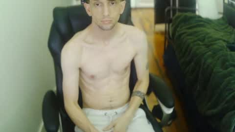 Snapshot of lucky_bme chatting on June 19, 2:54 pm lucky_bme online show from June 19, 2:54 pm