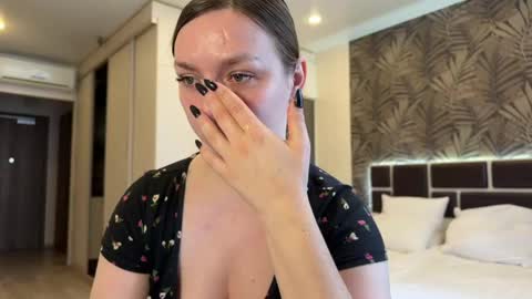 lucky_foryou_baby online show from April 12, 6:07 am