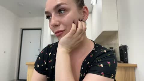 lucky_foryou_baby online show from June 12, 3:00 pm