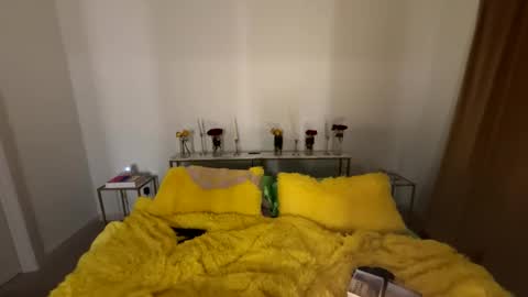 Snapshot of lucky_g3ld chatting on May 12, 8:33 am lucky_g3ld online show from May 12, 8:33 am