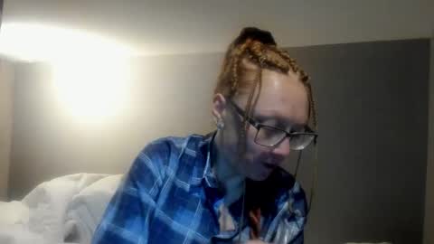 lucky_licky20 online show from March 11, 3:56 am