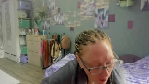 lucky_licky20 online show from May 23, 2:39 am