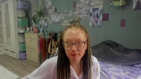 lucky_licky20 online show from May 24, 2:16 am