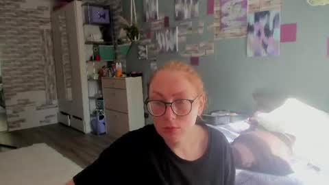 lucky_licky20 online show from July 10, 2:16 am