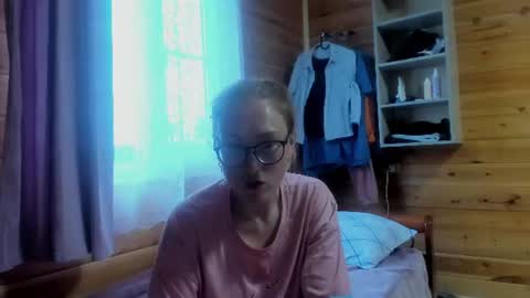 lucky_licky20 online show from July 16, 1:44 am