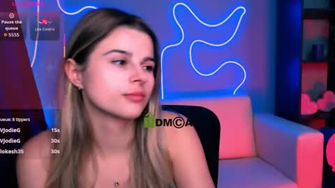 Snapshot of luckybabymeow chatting on June 22, 3:25 am Mila Sweetheart online show from June 22, 3:25 am