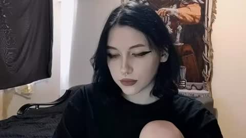 Snapshot of luckybastrad0677 chatting on June 8, 7:20 am luckybastrad0677 online show from June 8, 7:20 am