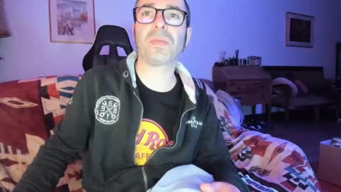 Snapshot of luckydrakex chatting on December 31, 12:11 am Lucky online show from December 31, 12:11 am