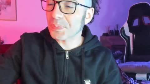 Snapshot of luckydrakex chatting on February 20, 9:53 pm Lucky online show from February 20, 9:53 pm