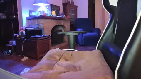 Snapshot of luckydrakex chatting on November 6, 9:37 pm Lucky online show from November 6, 9:37 pm