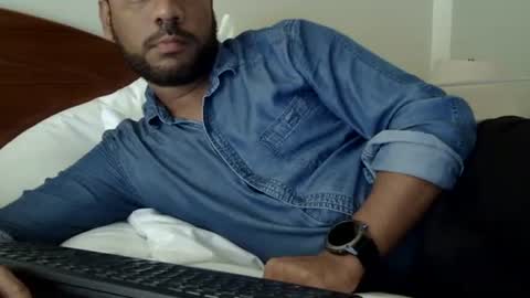 luckyfinalone online show from November 19, 8:31 pm