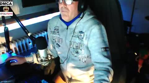 Snapshot of luckyfreak1 chatting on January 1, 5:54 am call me Stefan online show from January 1, 5:54 am