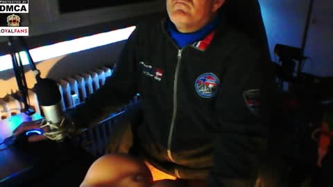 Snapshot of luckyfreak1 chatting on February 2, 6:37 am call me Stefan online show from February 2, 6:37 am