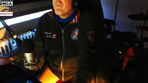 Snapshot of luckyfreak1 chatting on March 1, 7:59 pm call me Stefan online show from March 1, 7:59 pm