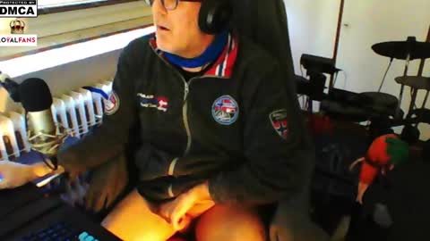 Snapshot of luckyfreak1 chatting on March 2, 12:22 pm call me Stefan online show from March 2, 12:22 pm