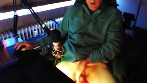 Snapshot of luckyfreak1 chatting on October 10, 5:45 pm call me Stefan online show from October 10, 5:45 pm