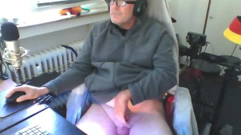 Snapshot of luckyfreak1 chatting on June 13, 11:52 am call me Stefan online show from June 13, 11:52 am
