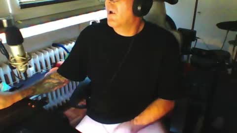 Snapshot of luckyfreak1 chatting on July 19, 5:22 am call me Stefan online show from July 19, 5:22 am