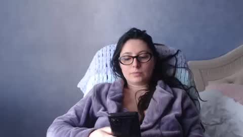 Snapshot of luckylinda23 chatting on April 23, 8:24 am luckylinda23 online show from April 23, 8:24 am