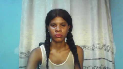 Snapshot of luckymadequeen chatting on January 11, 10:40 pm Gloria online show from January 11, 10:40 pm