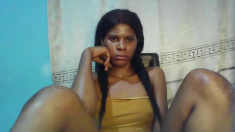 Snapshot of luckymadequeen chatting on January 19, 3:08 am Gloria online show from January 19, 3:08 am