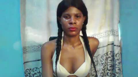 Snapshot of luckymadequeen chatting on January 19, 1:12 pm Gloria online show from January 19, 1:12 pm