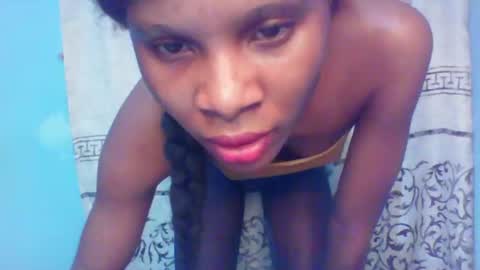 Snapshot of luckymadequeen chatting on January 30, 6:54 pm Gloria online show from January 30, 6:54 pm