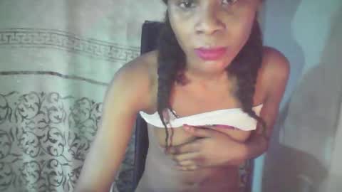 Snapshot of luckymadequeen chatting on September 18, 7:10 am Gloria online show from September 18, 7:10 am