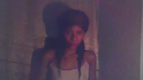 Snapshot of luckymadequeen chatting on September 19, 3:41 am Gloria online show from September 19, 3:41 am