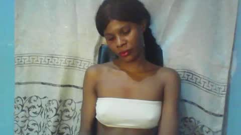 Snapshot of luckymadequeen chatting on September 27, 9:20 pm Gloria online show from September 27, 9:20 pm