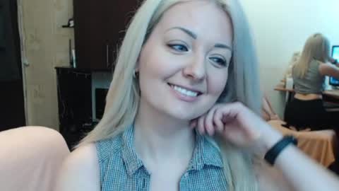 LuckyShot online show from April 22, 1:45 pm