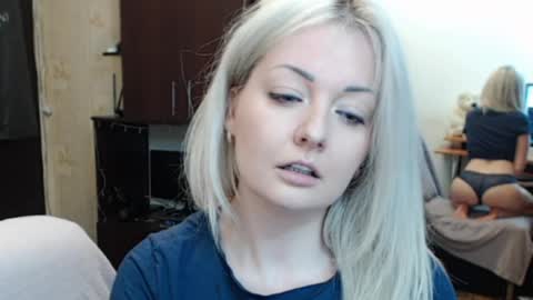 Snapshot of luckyshotgirl chatting on June 2, 4:31 pm LuckyShot online show from June 2, 4:31 pm