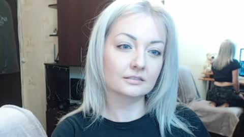 Snapshot of luckyshotgirl chatting on July 12, 4:09 pm LuckyShot online show from July 12, 4:09 pm