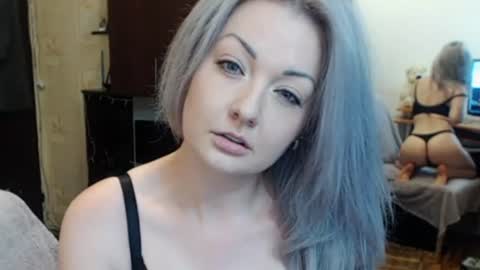 Snapshot of luckyshotgirl chatting on July 17, 5:18 pm LuckyShot online show from July 17, 5:18 pm