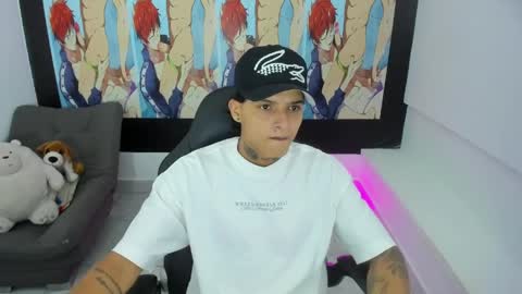 Snapshot of luckyy_boy_ chatting on April 4, 7:33 pm Lucky online show from April 4, 7:33 pm