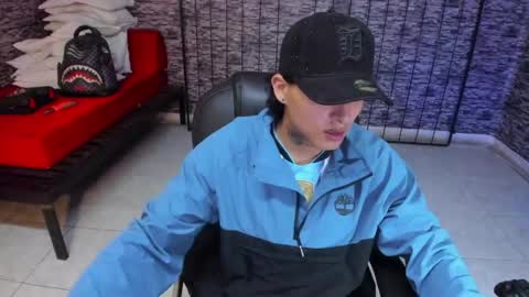 Snapshot of luckyy_boy_ chatting on April 17, 12:13 am Lucky online show from April 17, 12:13 am