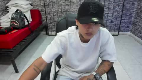 Snapshot of luckyy_boy_ chatting on April 21, 10:45 pm Lucky online show from April 21, 10:45 pm