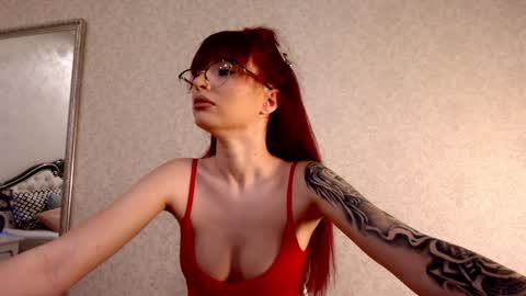 Snapshot of luckyymia chatting on December 18, 6:25 pm Mia online show from December 18, 6:25 pm