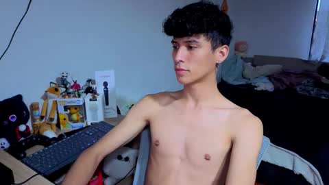 Lu Independent Model online show from November 20, 10:20 pm