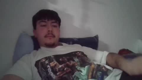 Snapshot of lucrativebong chatting on February 1, 2:05 am Zack online show from February 1, 2:05 am
