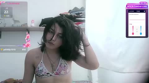 Snapshot of lucrecia21_ chatting on December 5, 7:06 pm Lucrecia... new accout...OFS LU 21 online show from December 5, 7:06 pm