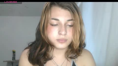 Snapshot of lucrecia21_ chatting on February 21, 10:37 pm Lucrecia... new accout...OFS LU 21 online show from February 21, 10:37 pm