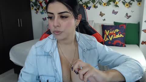 Snapshot of lucy007_ chatting on December 26, 5:15 am luciana online show from December 26, 5:15 am