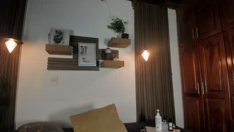 Lucy online show from April 19, 2:55 am