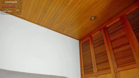 Snapshot of lucy__77 chatting on February 5, 9:07 pm Hello my name is Lucy nice to meet you thumb up is important for me kisses online show from February 5, 9:07 pm