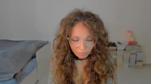 lucy__ray online show from October 3, 1:52 pm