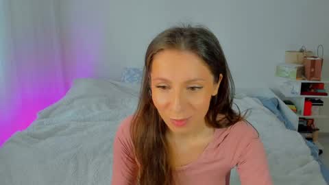 Snapshot of lucy__ray chatting on May 7, 8:09 am lucy__ray online show from May 7, 8:09 am