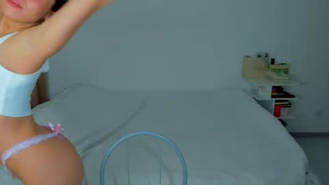 Snapshot of lucy__ray chatting on July 31, 8:58 am lucy__ray online show from July 31, 8:58 am