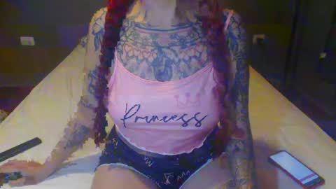 Snapshot of lucy_dreams69 chatting on April 29, 1:21 am Lucia online show from April 29, 1:21 am