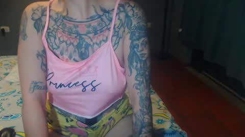 Snapshot of lucy_dreams69 chatting on May 25, 11:11 pm Lucia online show from May 25, 11:11 pm